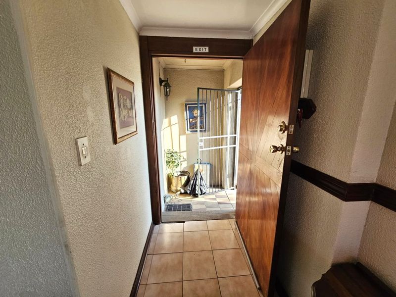 SPACIOUS FAMILY HOME WITH MULTIPLE LIVING AREAS & INDOOR BRAAI – FOR SALE IN SECUNDA - Photo 2