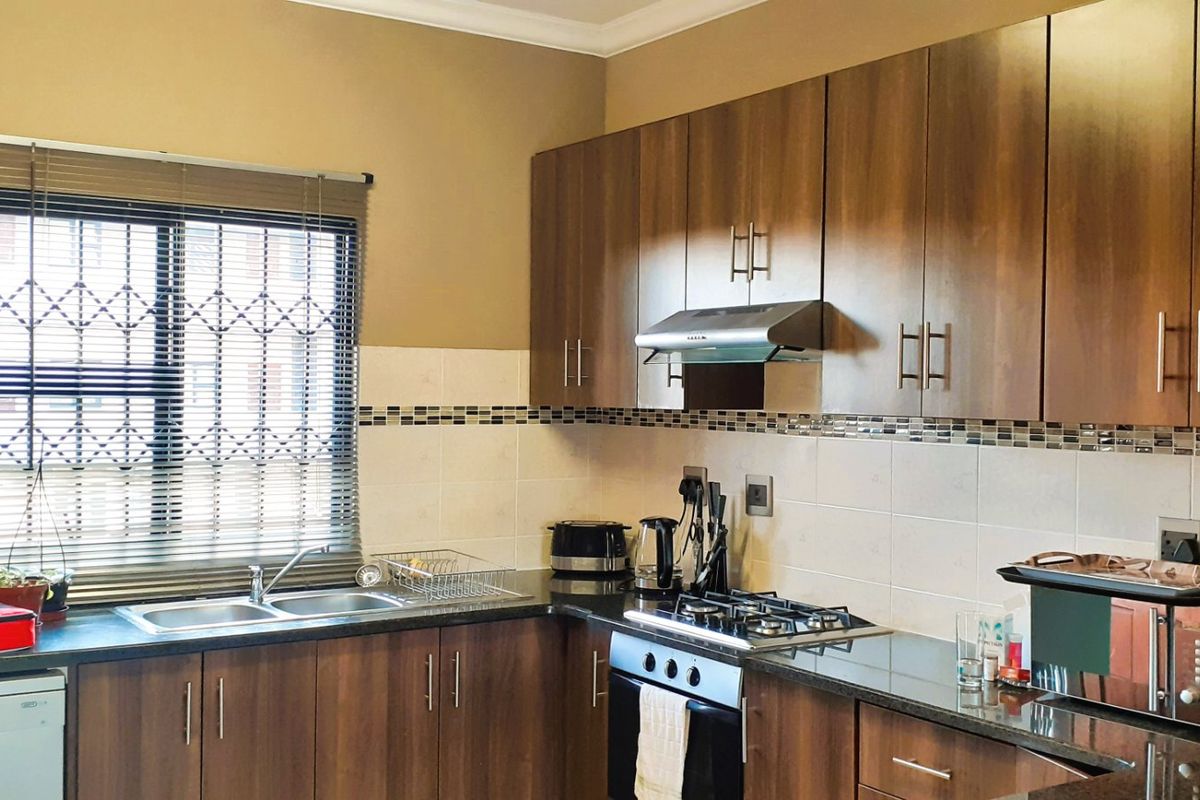 Stunning 2 bedroom flats for sale in Secunda - Photo 3