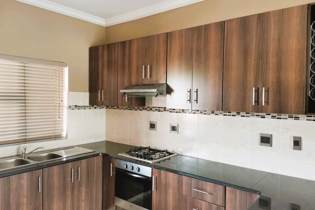 Modern 2 bedroom flats for sale in Secunda - Photo 5