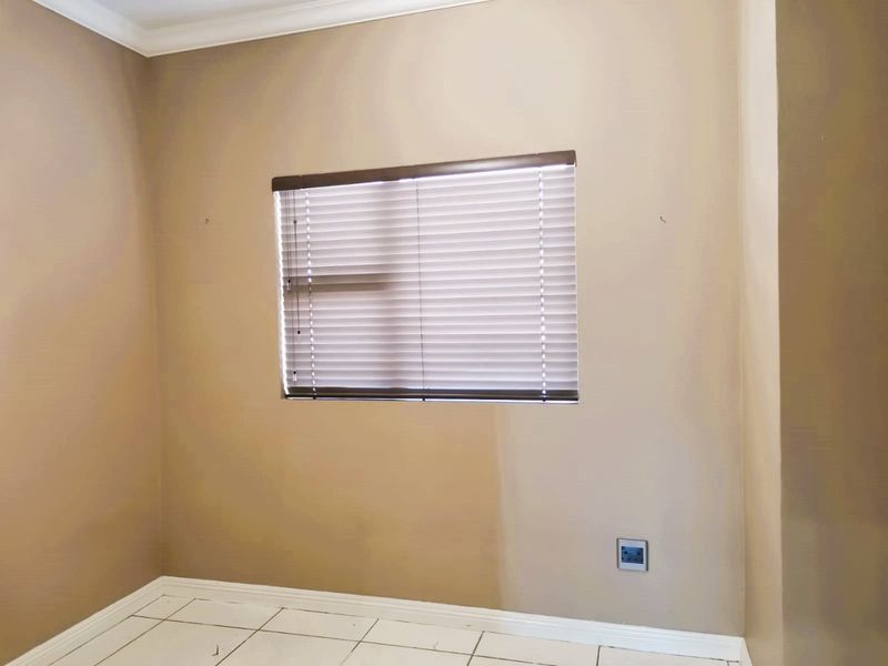 Modern 2 bedroom flats for sale in Secunda - Photo 8