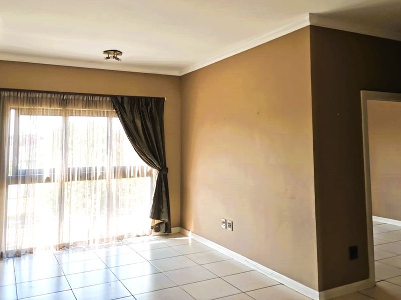 Modern 2 bedroom flats for sale in Secunda - Photo 4
