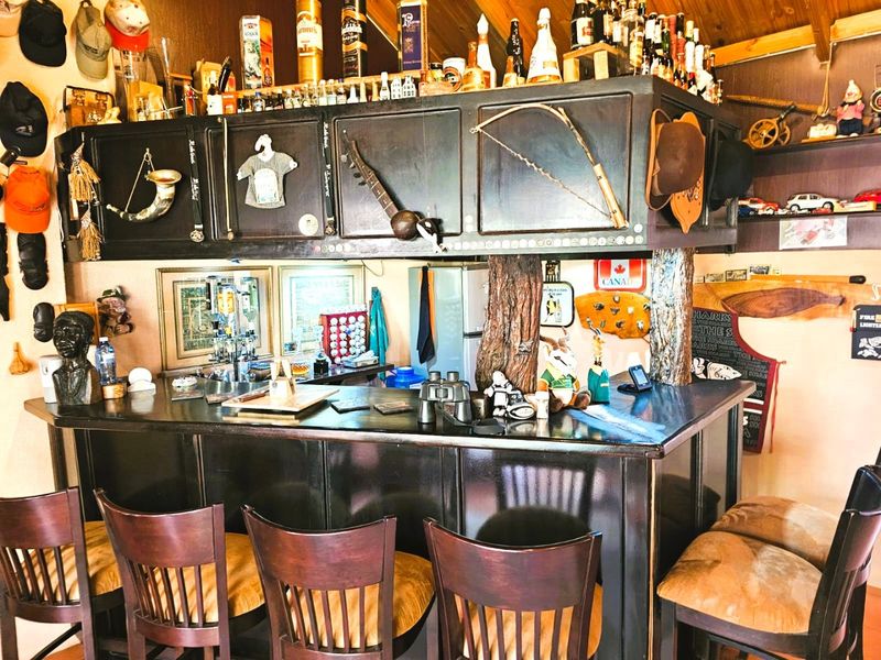 Dream Home with Pool and Large Flat in Green Area – Secunda - Photo 10