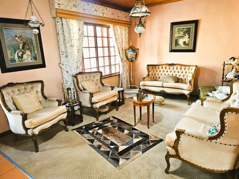 Dream Home with Pool and Large Flat in Green Area – Secunda - Photo 5