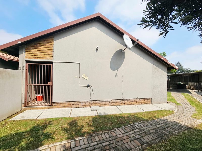 Great Investment Opportunity – 2 x 2-Bedroom Houses for Sale in Secunda - Photo 2