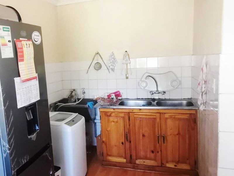 SOLE MANDATE:  Charming 3-Bedroom Family Home with Spacious Yard & Excellent Security – For Sale in Secunda - Photo 7