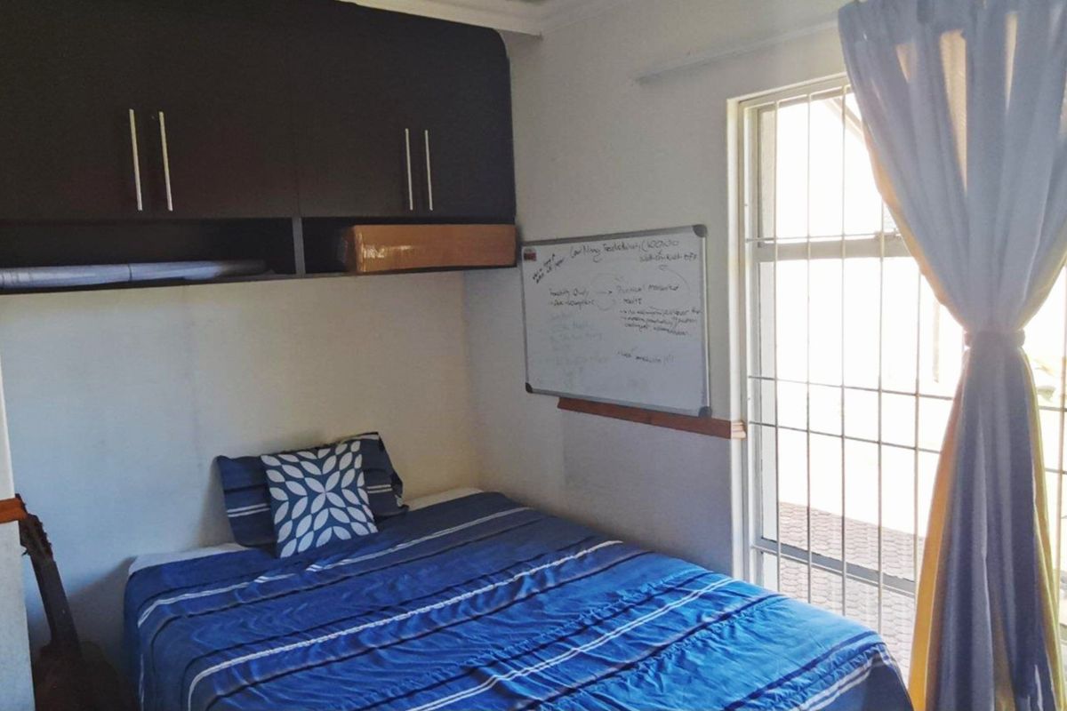 SOLE MANDATE:  Charming 3-Bedroom Family Home with Spacious Yard & Excellent Security – For Sale in Secunda - Photo 5