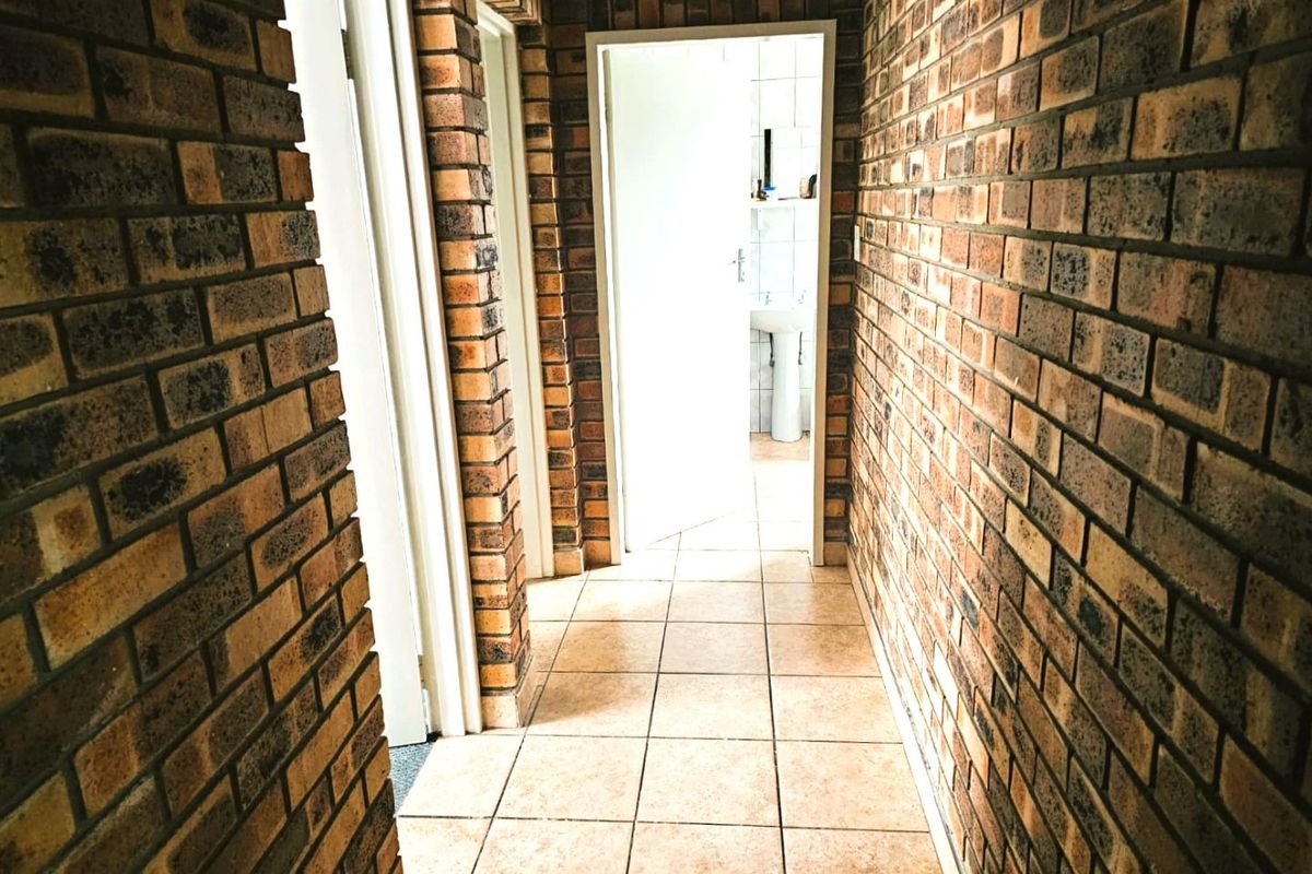 2 Bed Apartment in Trichardt for Sale - Photo 3