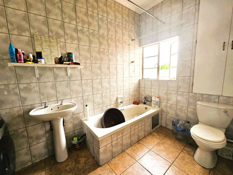 2 Bed Apartment in Trichardt for Sale - Photo 9