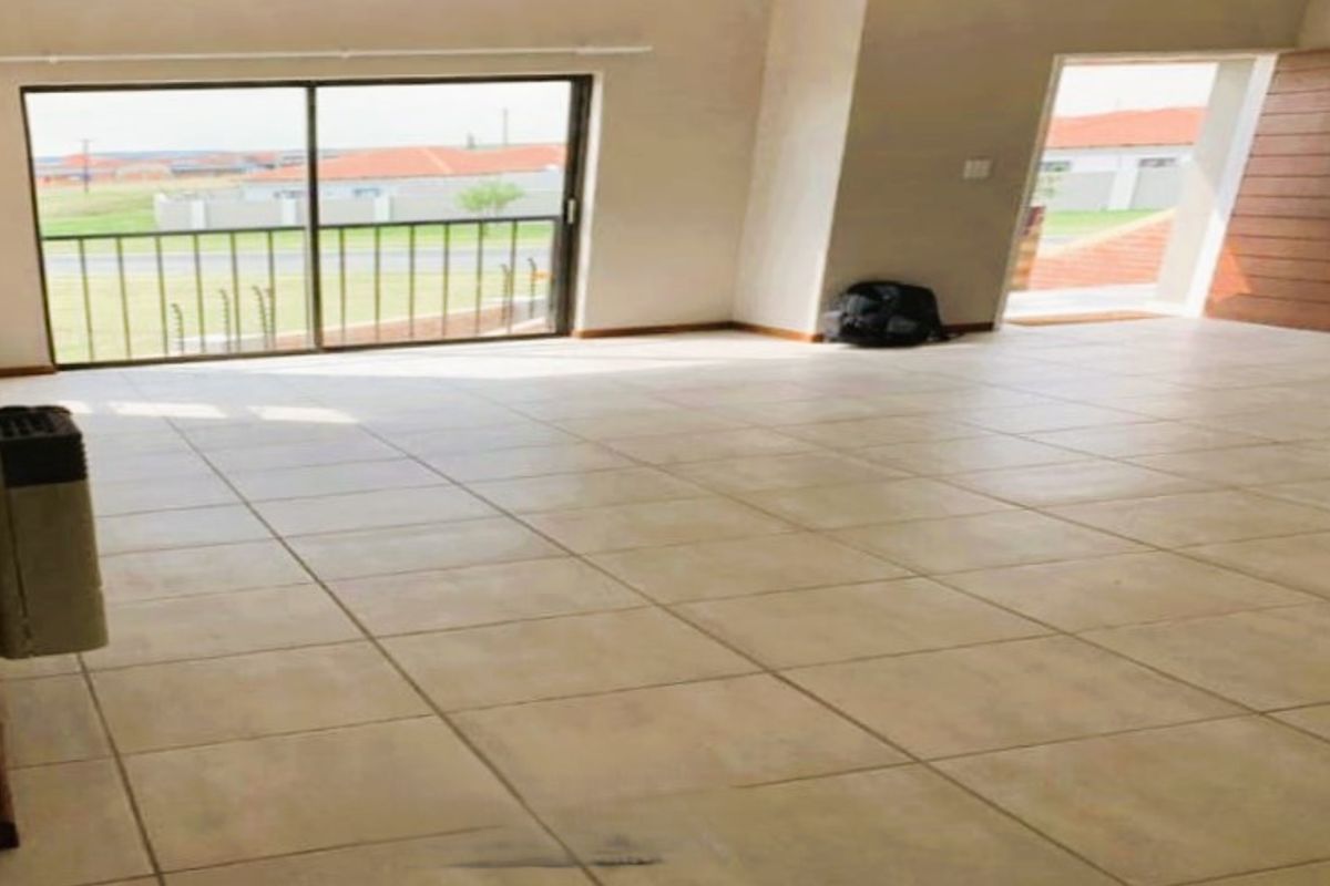 3 Bed Apartment in Terra Nova, Trichardt for Sale - Photo 2