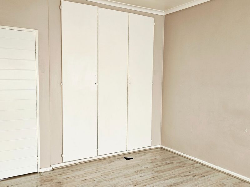 Stunning 2 Bed 1 Bath Apartment in Secunda - Photo 9