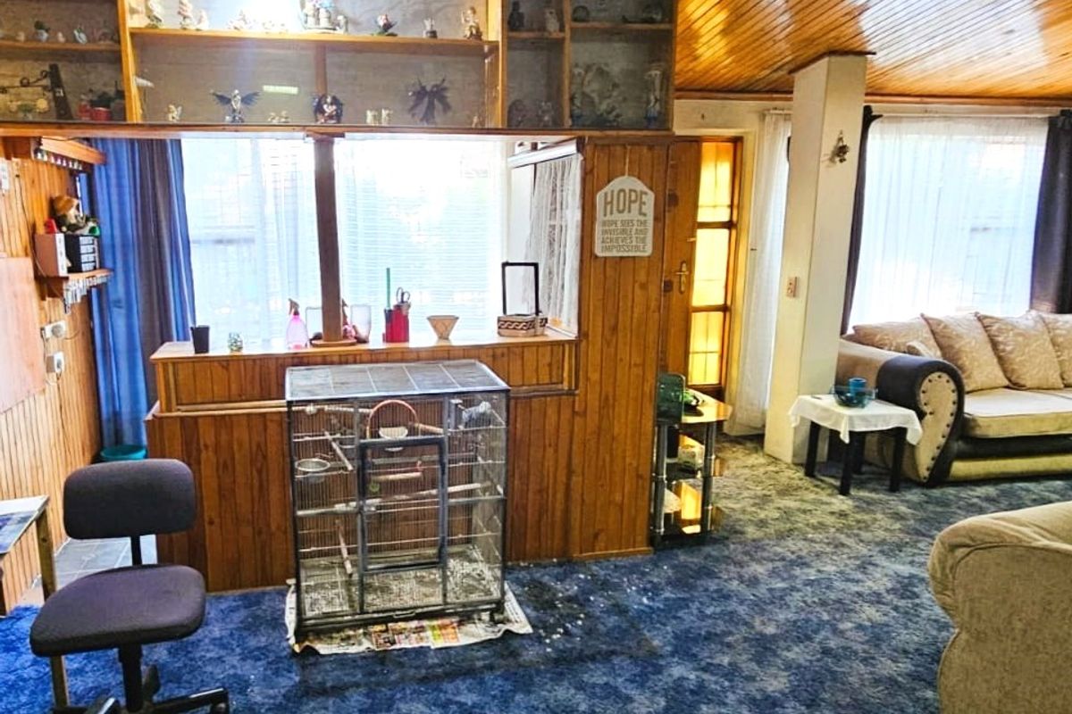 Spacious Family Home with Entertainment Area and Flat in Evander - Photo 2