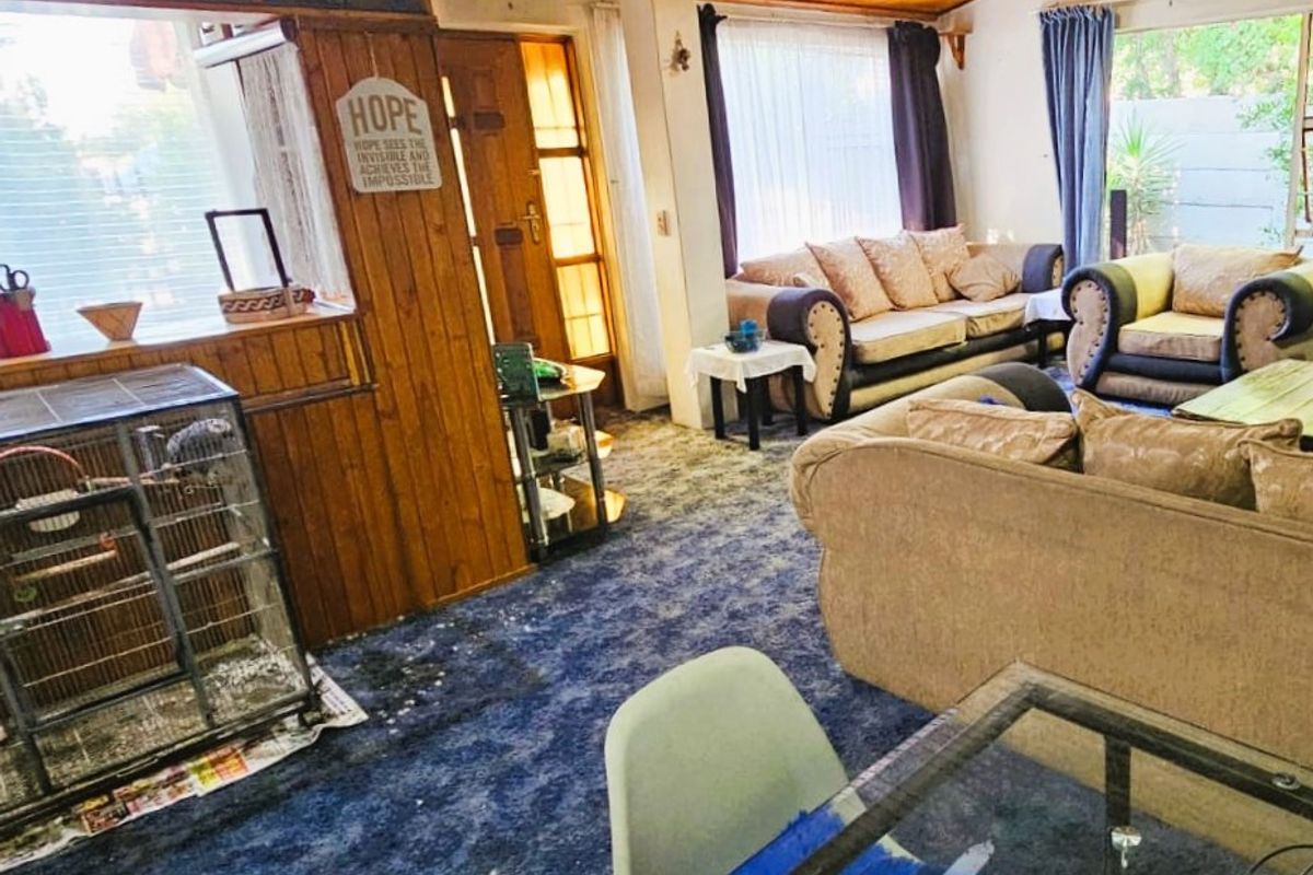 Spacious Family Home with Entertainment Area and Flat in Evander - Photo 3