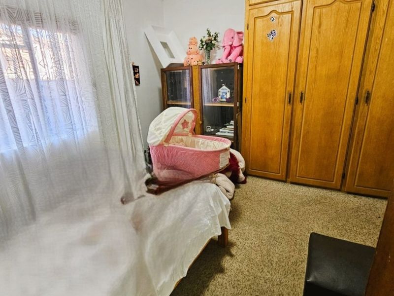 Spacious Family Home with Entertainment Area and Flat in Evander - Photo 7