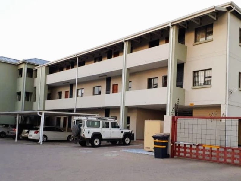 Modern Ground-Floor Townhouse in Secure Complex Adjacent to Spar - Photo 2