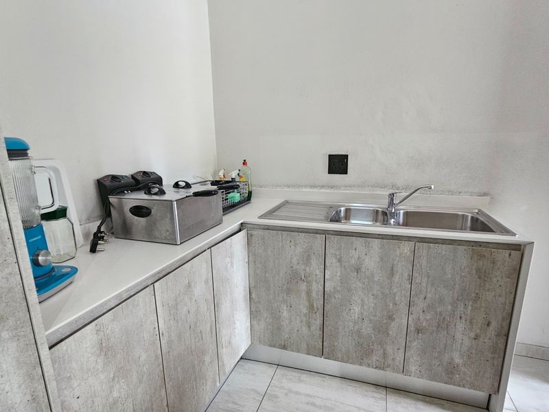 Stunning 5 Bed, 4 Bath Upmarket Home in Trichardt - Photo 10