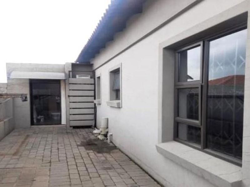 2 Bed House in Terra Nova, Trichardt for Sale - Photo 10