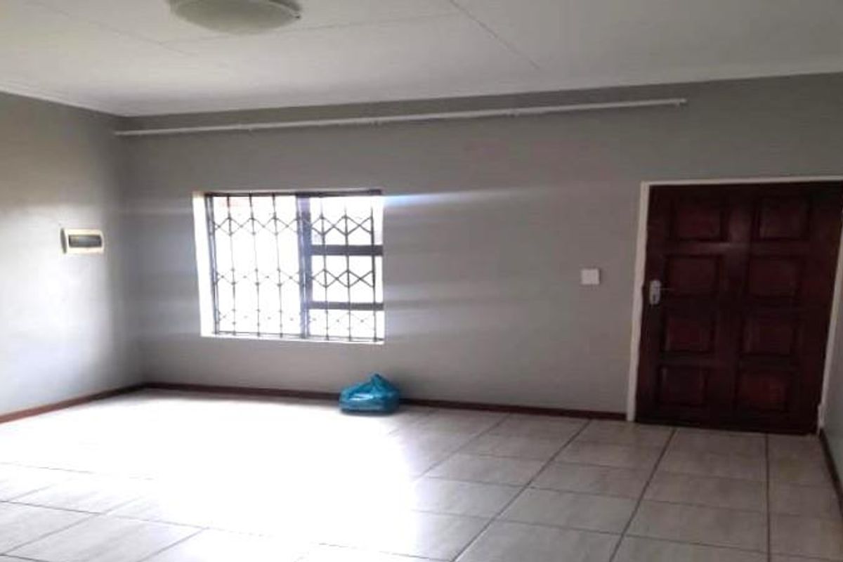 2 Bed House in Terra Nova, Trichardt for Sale - Photo 2