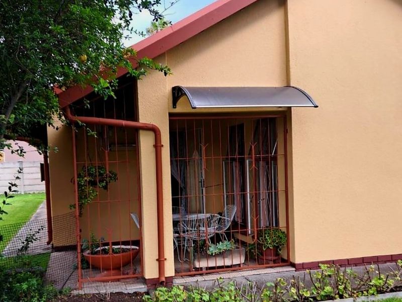 Stunning Three Bedroom Home for Sale in Secunda - Photo 2