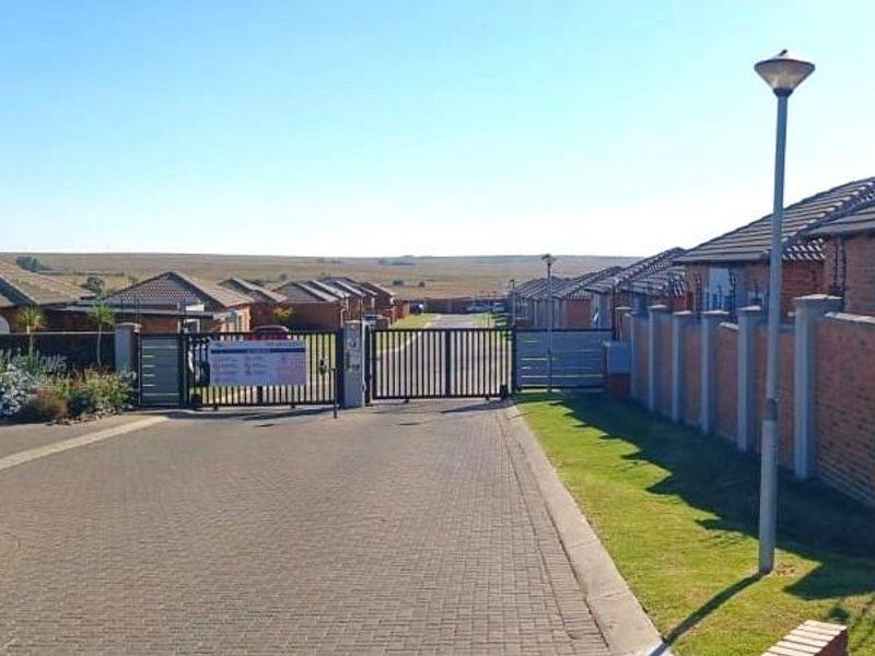 3 Bed House in Terra Nova, Trichardt for Sale - Photo 3