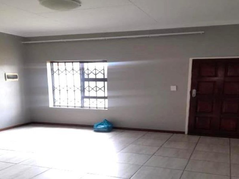 2 Bed House in Terra Nova, Trichardt for Sale - Photo 3