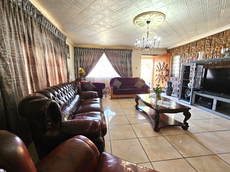 3 Bed House in Thistle Grove, Kinross for Sale - Photo 5