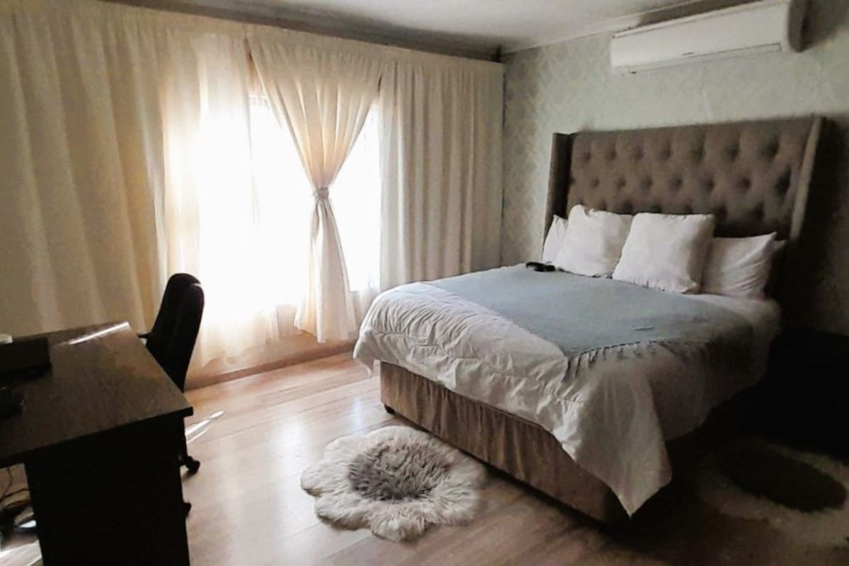 Charming 3-Bedroom Home on Corner Stand with Double Garage – Space, Comfort & Value in Secunda - Photo 3