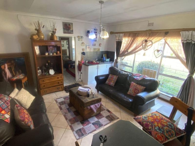 Spacious 4-Bedroom Family Home with Entertainment Extras in Trichardt - Photo 5