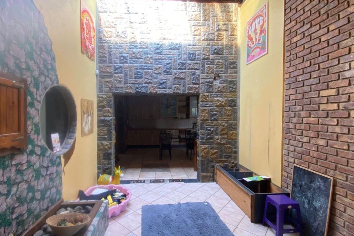 Spacious 4-Bedroom Family Home with Entertainment Extras in Trichardt - Photo 4