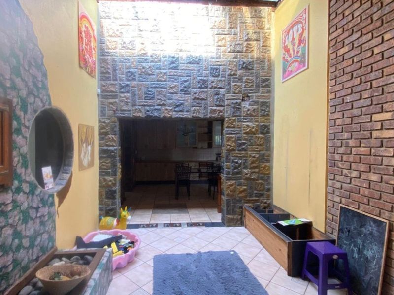 Spacious 4-Bedroom Family Home with Entertainment Extras in Trichardt - Photo 4