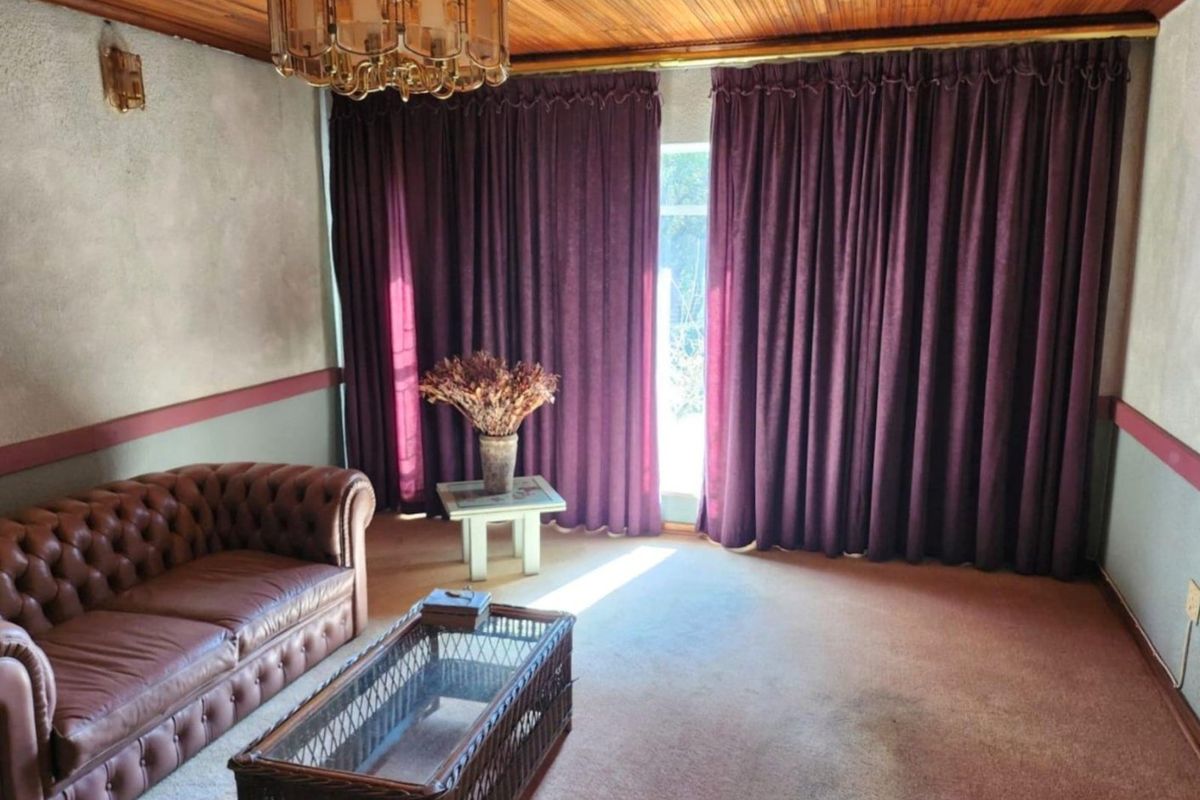 Spacious 5-Bedroom Family Home with Entertainment & Energy-Saving Extras in Kinross - Photo 5