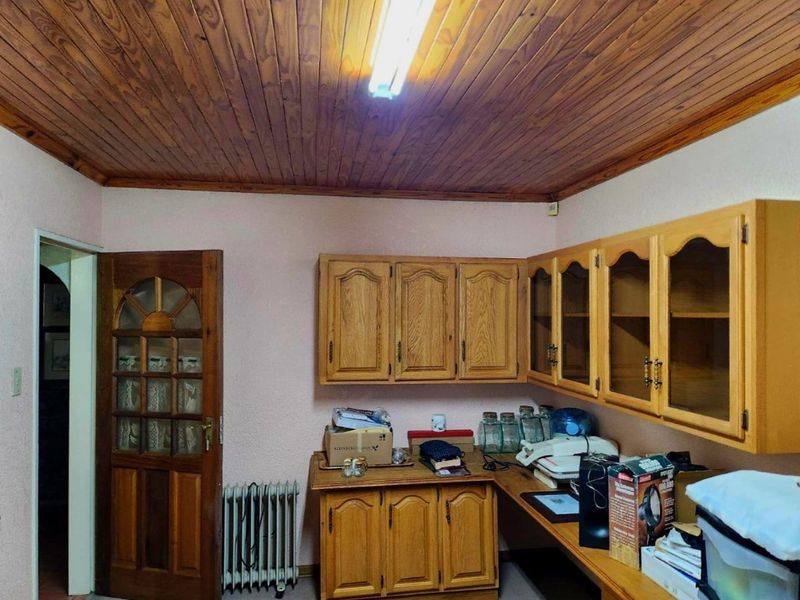 Spacious 5-Bedroom Family Home with Entertainment & Energy-Saving Extras in Kinross - Photo 10