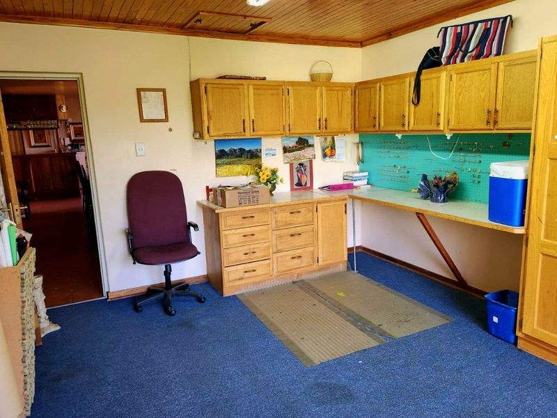 Spacious 5-Bedroom Family Home with Entertainment & Energy-Saving Extras in Kinross - Photo 8