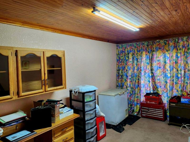 Spacious 5-Bedroom Family Home with Entertainment & Energy-Saving Extras in Kinross - Photo 7