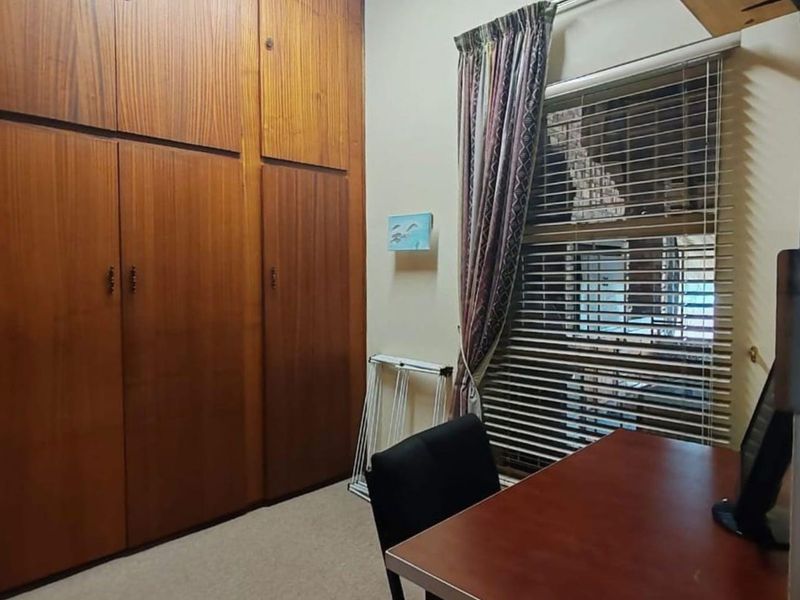 Luxurious 4-Bedroom Entertainer’s Home with Flatlet, Pool & Lapa – Prime Kinross Location - Photo 9