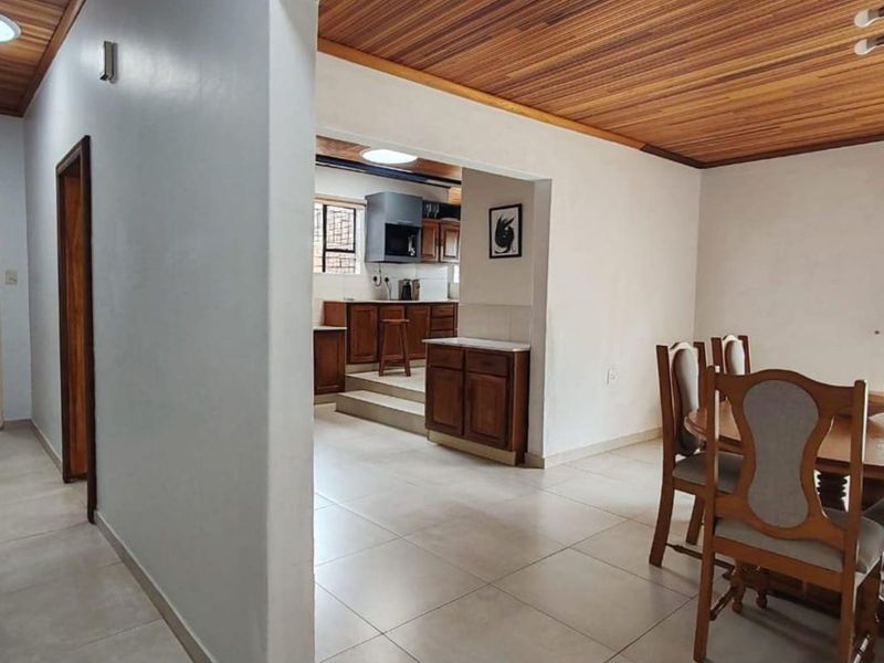 Luxurious 4-Bedroom Entertainer’s Home with Flatlet, Pool & Lapa – Prime Kinross Location - Photo 6