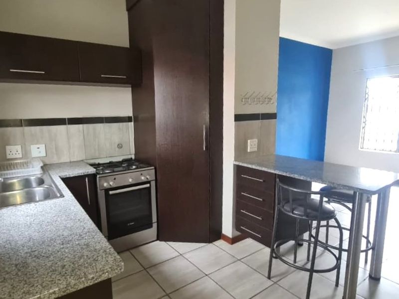 Charming 2-Bedroom Home in Terra Nova – Perfect for First-Time Buyers! - Photo 4