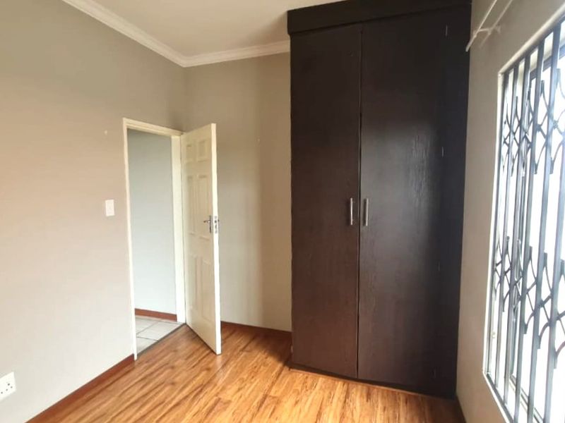 Charming 2-Bedroom Home in Terra Nova – Perfect for First-Time Buyers! - Photo 9