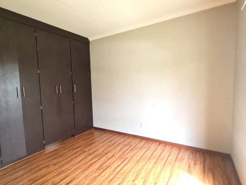 Charming 2-Bedroom Home in Terra Nova – Perfect for First-Time Buyers! - Photo 8