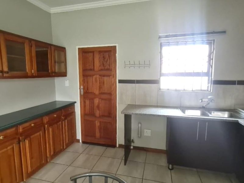 Charming 2-Bedroom Home in Terra Nova – Perfect for First-Time Buyers! - Photo 7