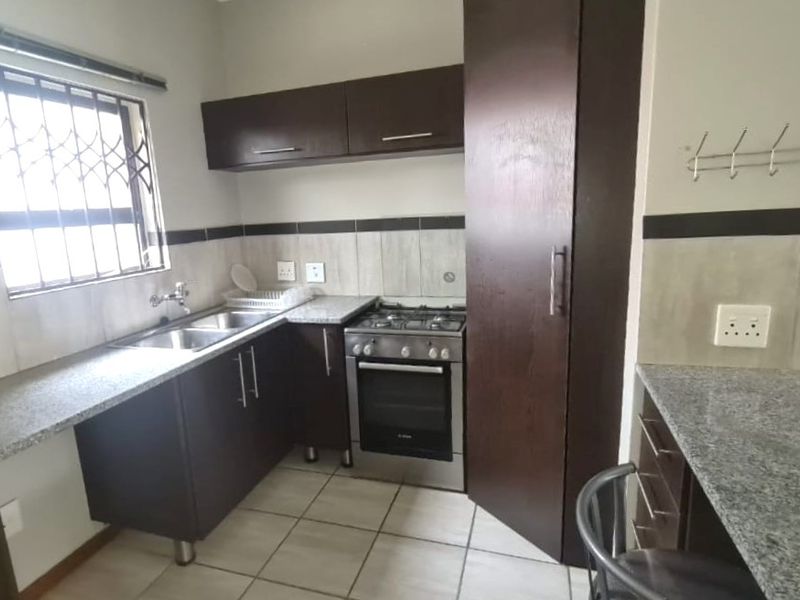 Charming 2-Bedroom Home in Terra Nova – Perfect for First-Time Buyers! - Photo 6