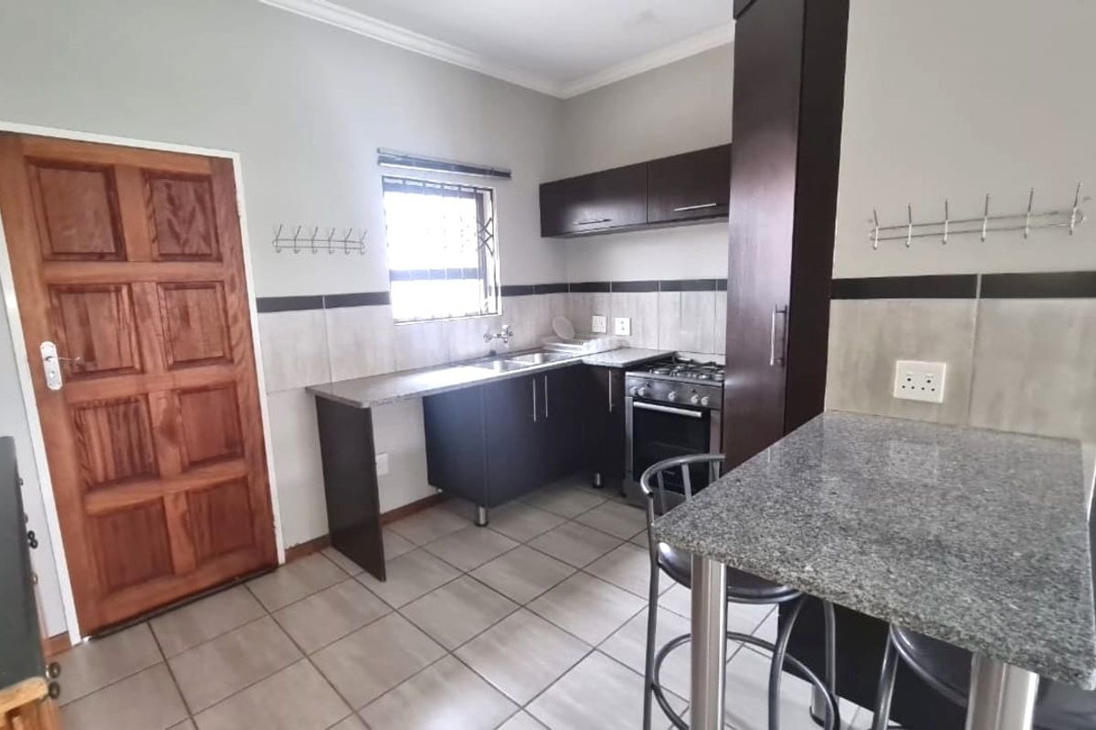 Charming 2-Bedroom Home in Terra Nova – Perfect for First-Time Buyers! - Photo 5