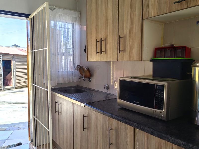 Investment Opportunity – 3-Bedroom Home in Thistle Grove, Kinross! - Photo 5