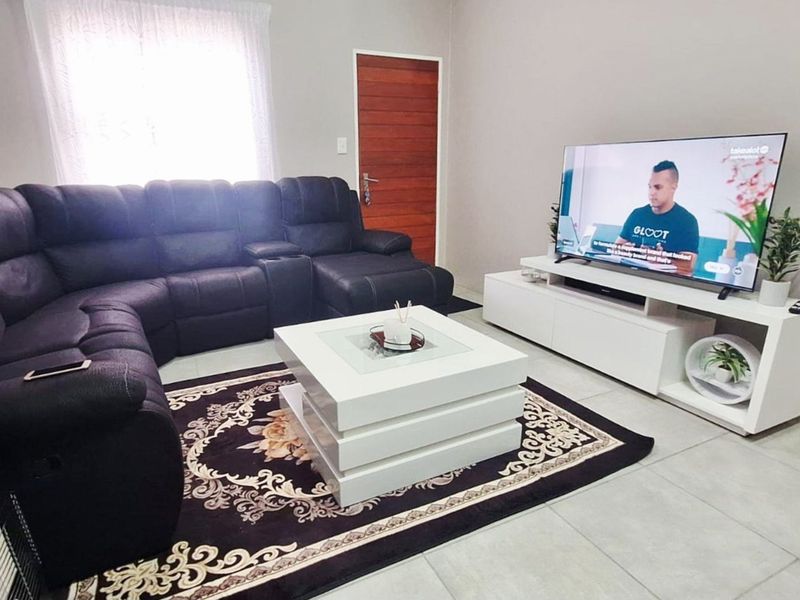 Comfortable & Modern 3-Bedroom Home for Sale in Terranova, Trichardt – Secure Estate Living! - Photo 2