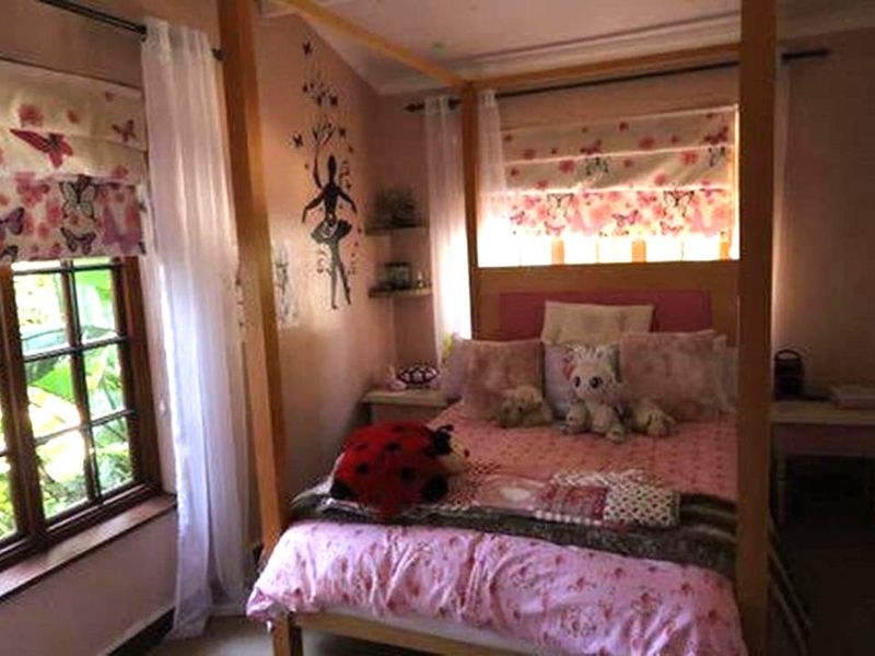 Beautiful & Spacious 4-Bedroom Home Near Highveld Medi-Clinic – Trichardt - Photo 8