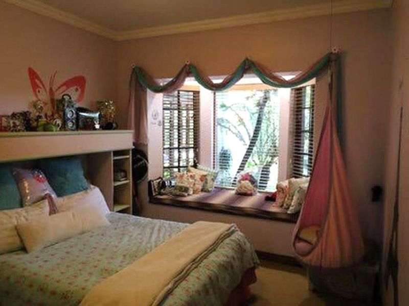 Beautiful & Spacious 4-Bedroom Home Near Highveld Medi-Clinic – Trichardt - Photo 7