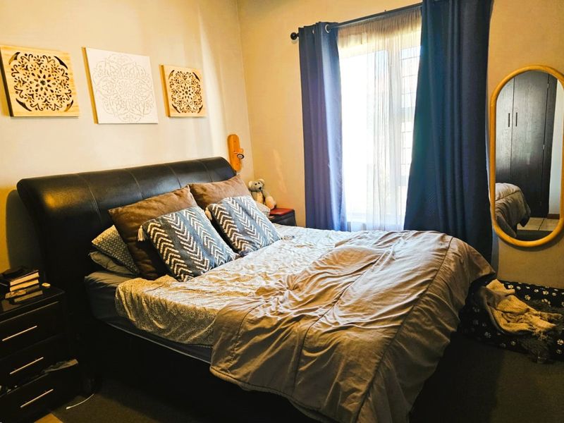 Modern Lock-Up-and-Go Townhouse in Terra Nova - Photo 5