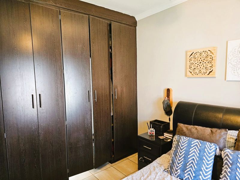 Modern Lock-Up-and-Go Townhouse in Terra Nova - Photo 6