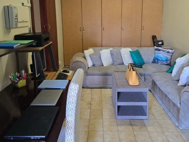 Spacious 5-Bedroom Family Home for Sale in Bethal - Photo 8