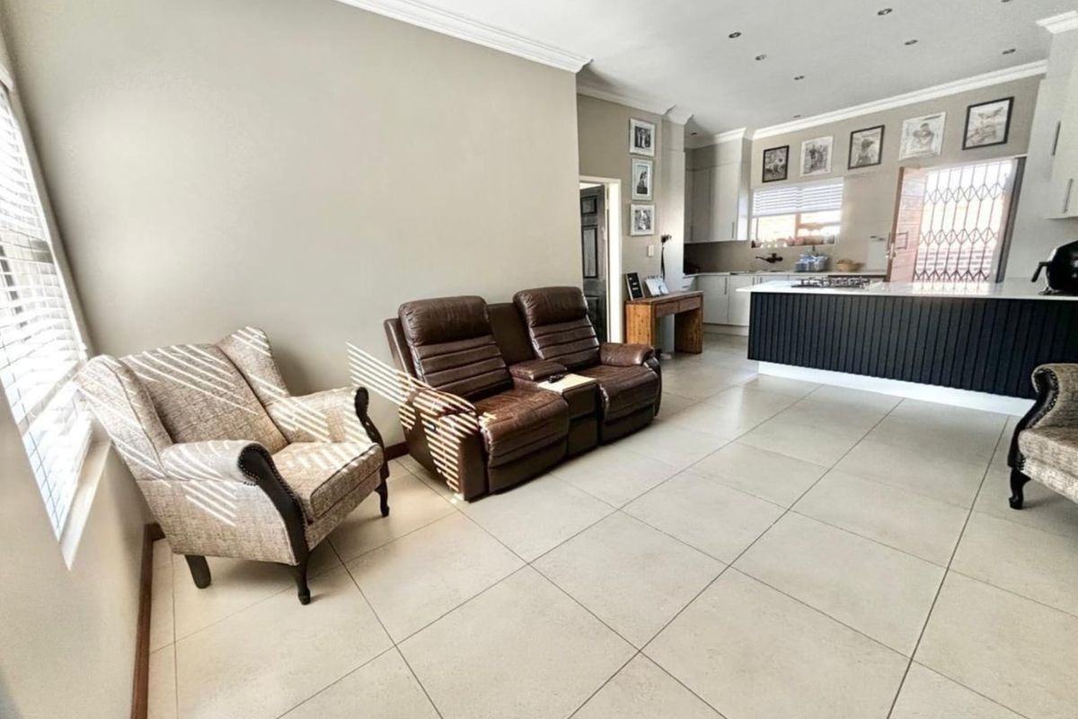 Stunning Dream Home in Hibiscus Place, Terra Nova! - Photo 4