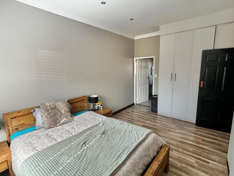 Stunning Dream Home in Hibiscus Place, Terra Nova! - Photo 8